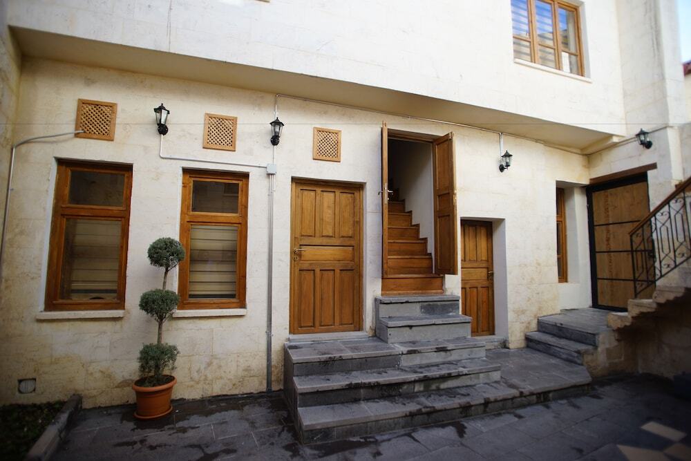 Efebey Konağı Butik Otel Rezervasyon