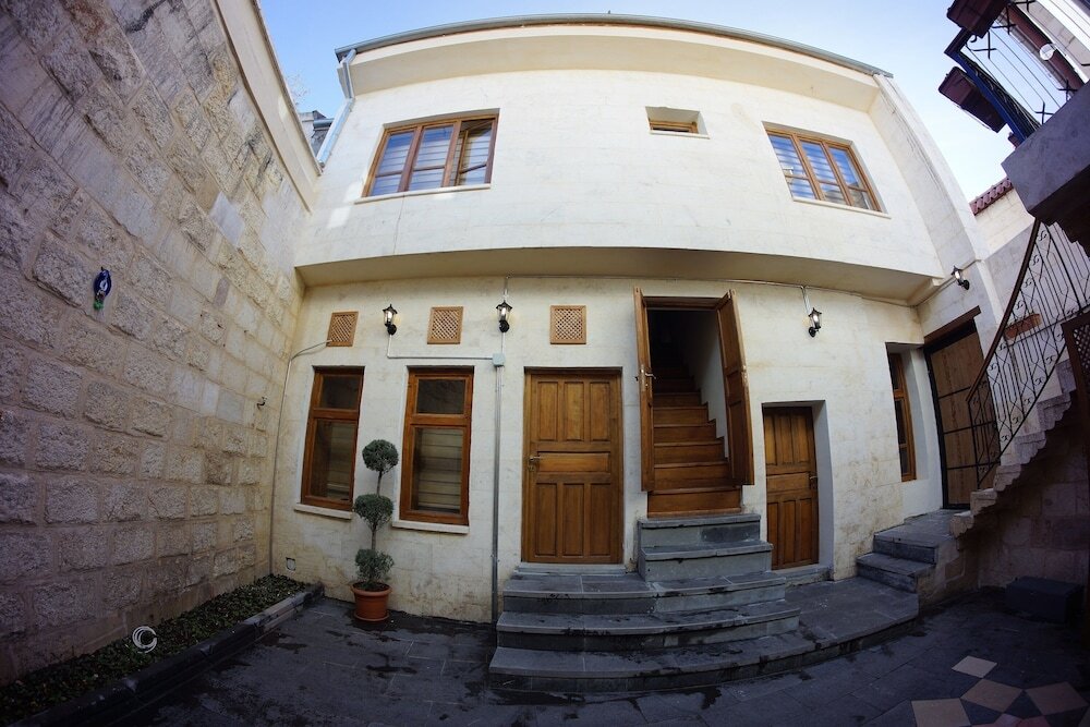 Efebey Konağı Butik Otel Rezervasyon