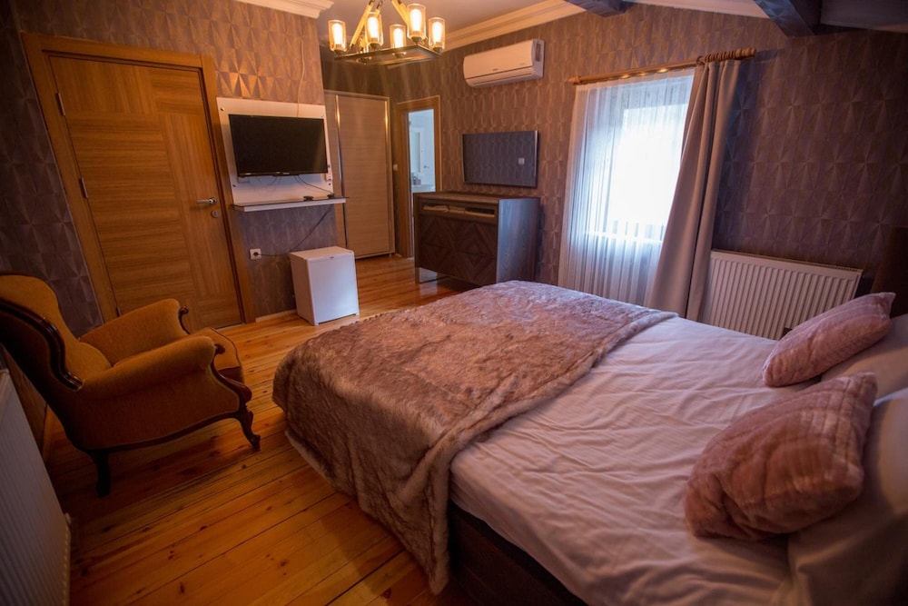 Abant Bahçeli Köşk Rezervasyon