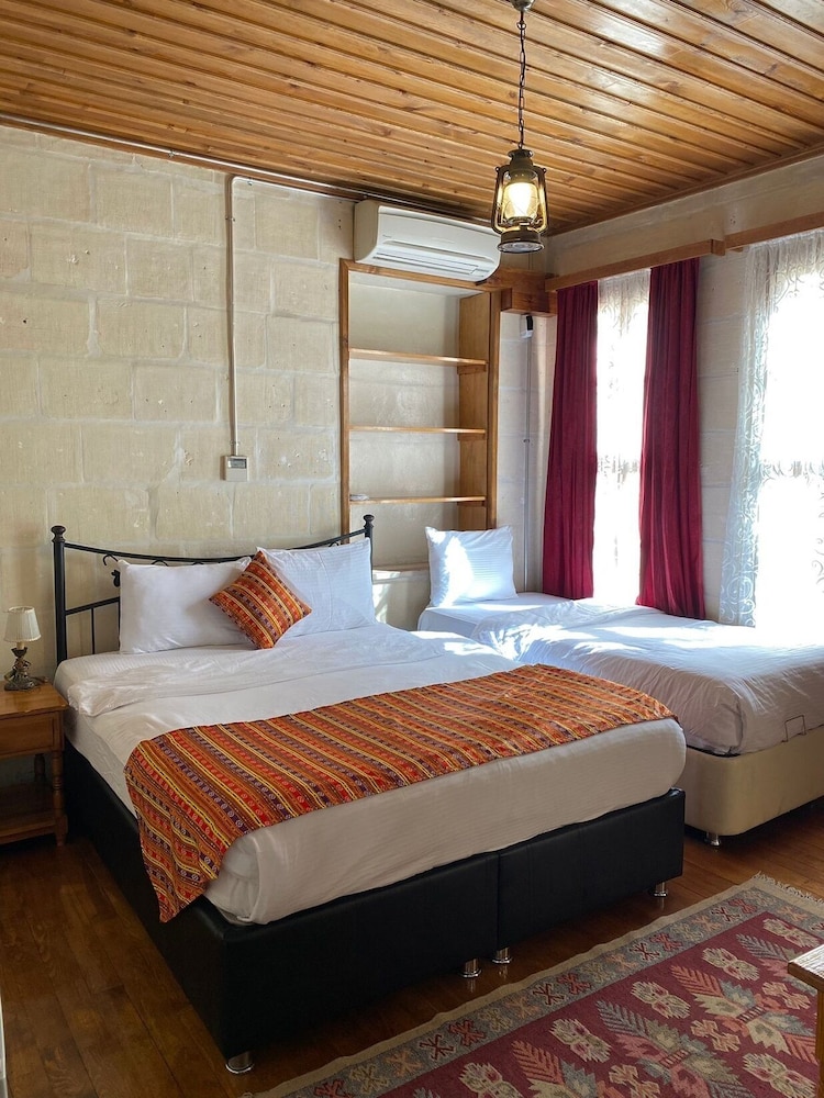 Dilek Hanım Konağı Butik Otel Rezervasyon