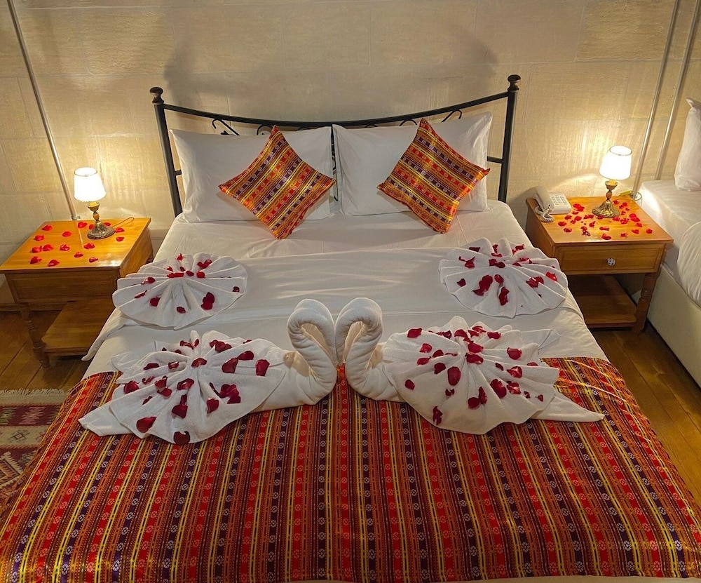 Dilek Hanım Konağı Butik Otel Rezervasyon