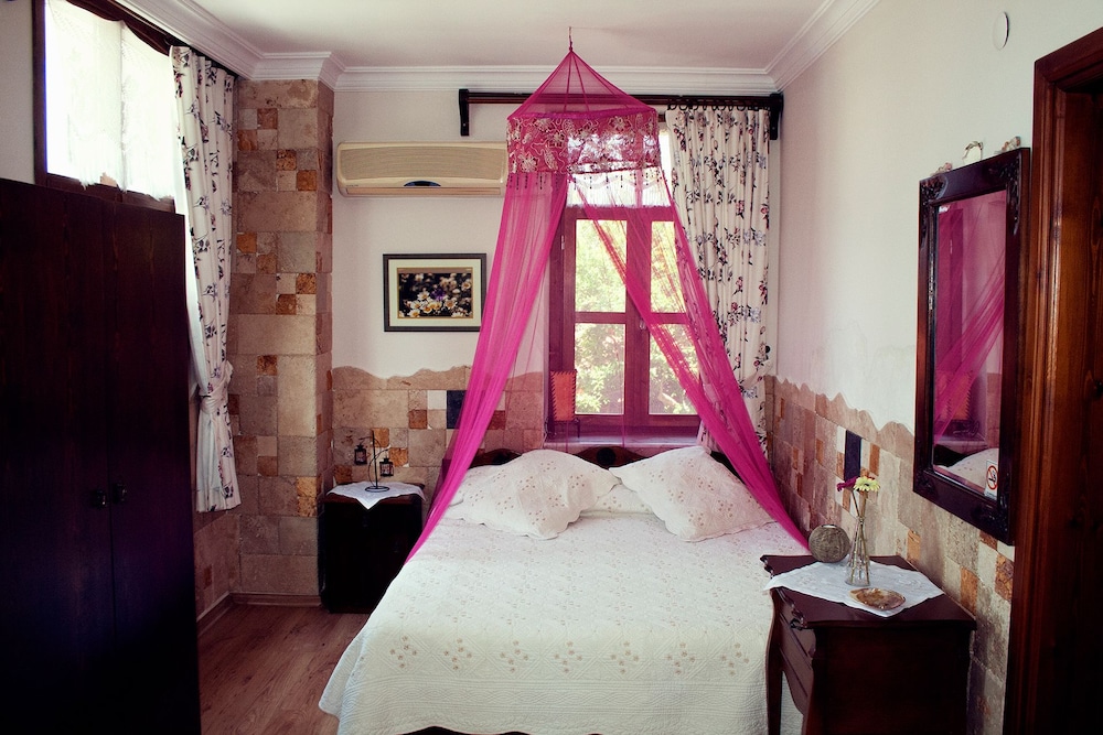 Herakles Butik Otel Rezervasyon