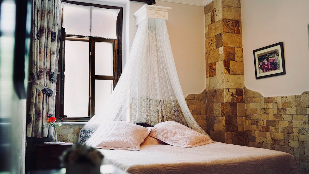 Herakles Butik Otel Rezervasyon