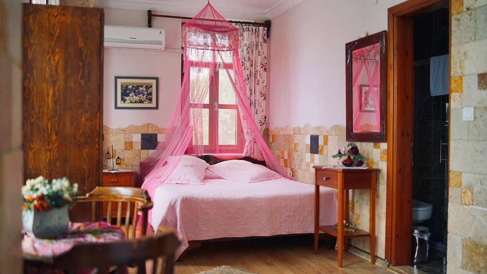Herakles Butik Otel Rezervasyon