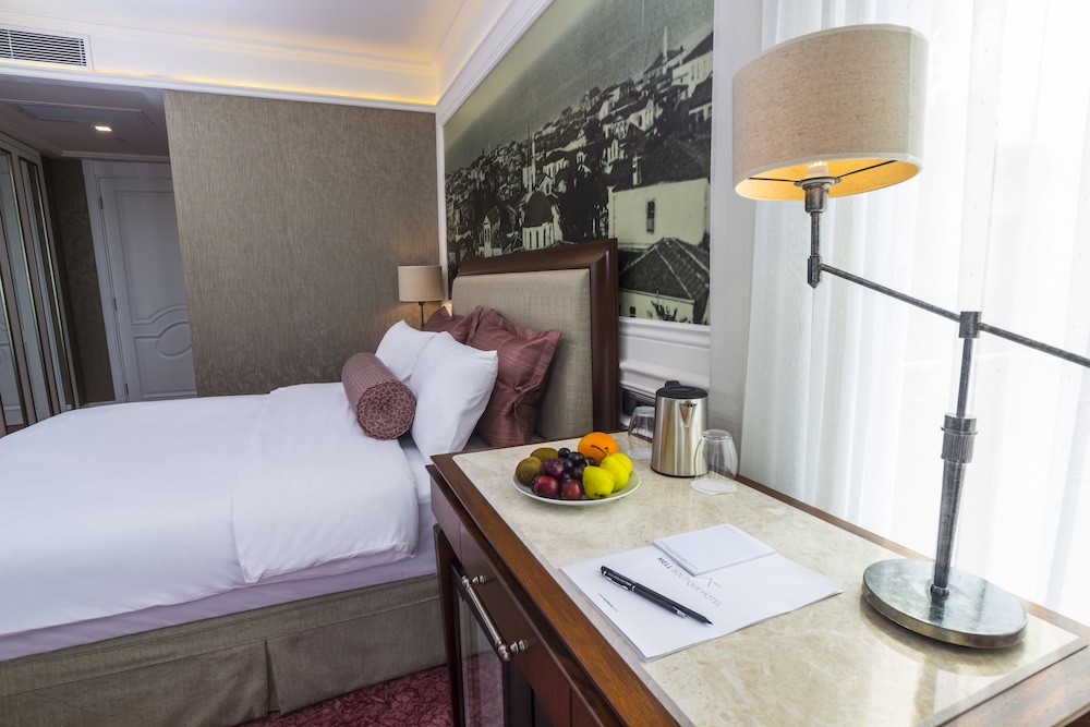 Mell Hotel Rezervasyon