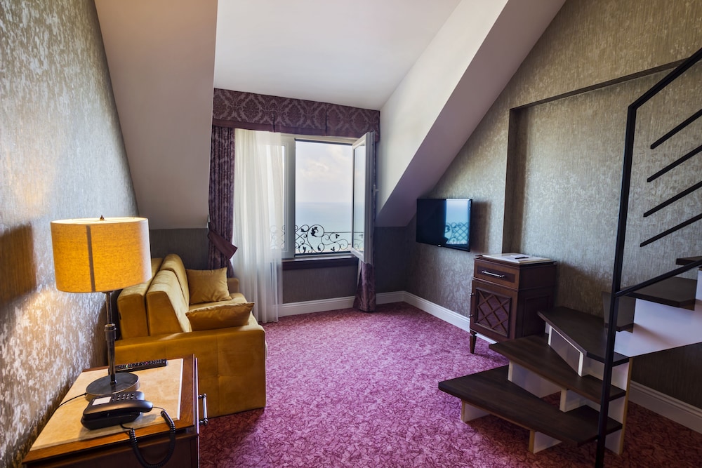 Mell Hotel Rezervasyon