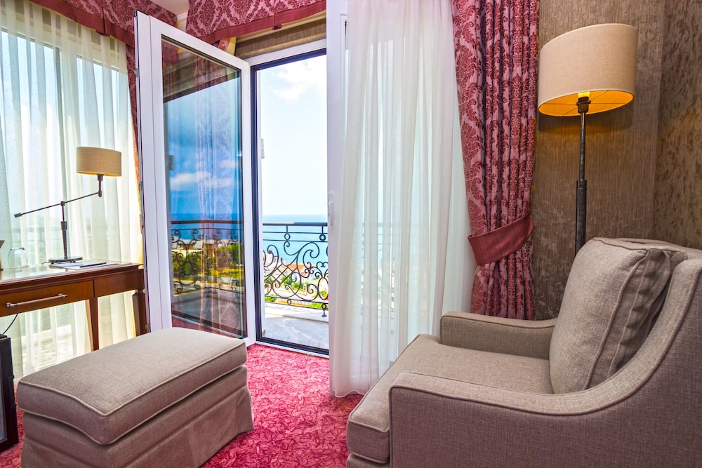 Mell Hotel Rezervasyon