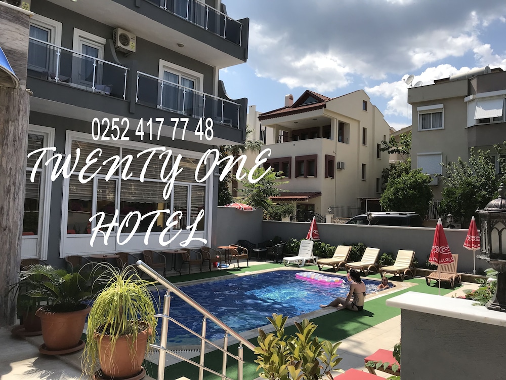 Twenty One Hotel Rezervasyon