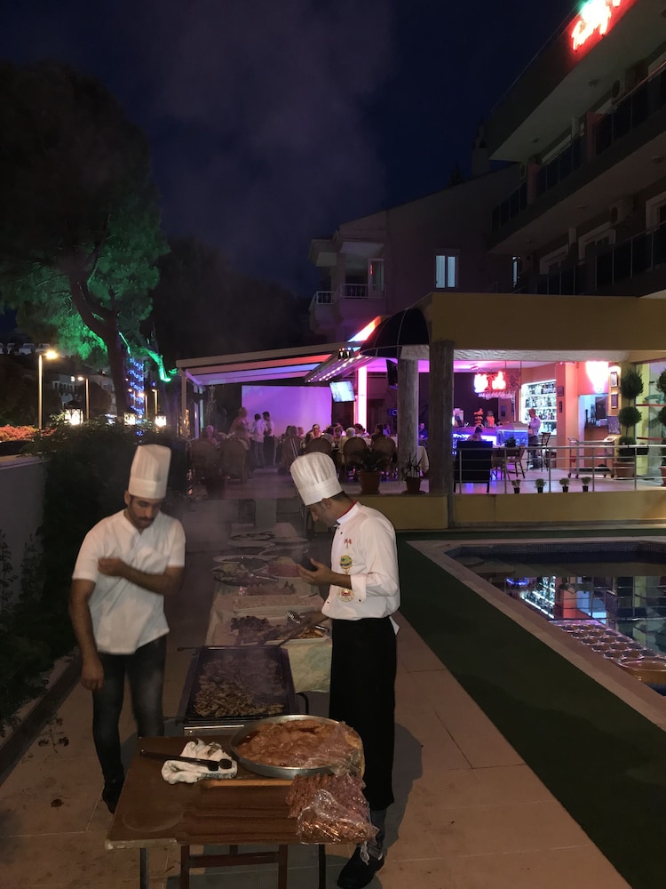 Twenty One Hotel Rezervasyon