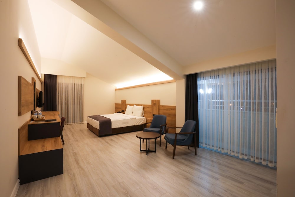 Karpalas City Hotel Rezervasyon