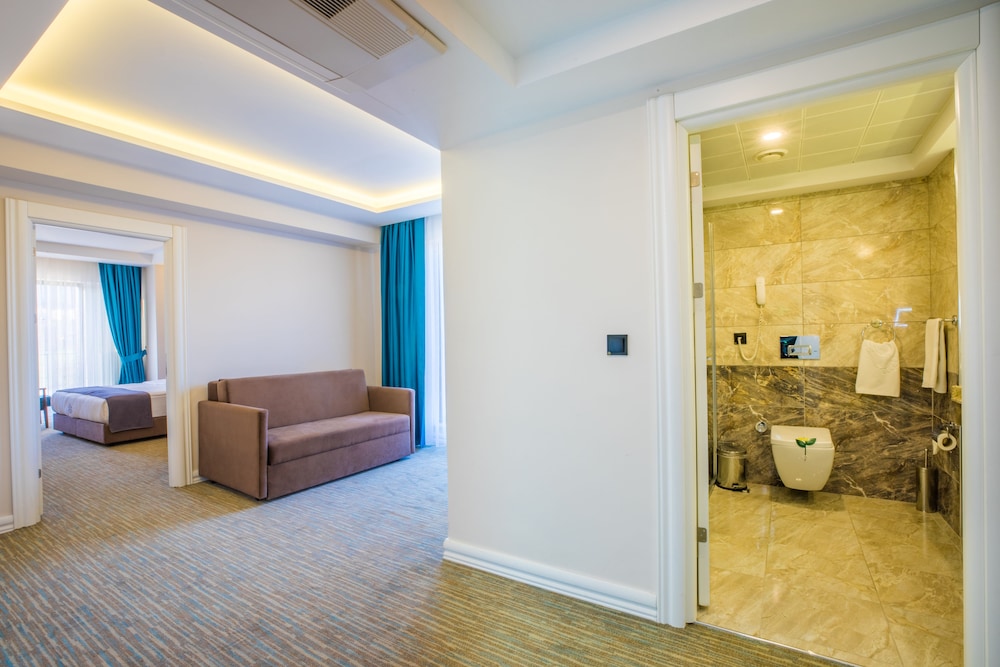 Karpalas City Hotel Rezervasyon