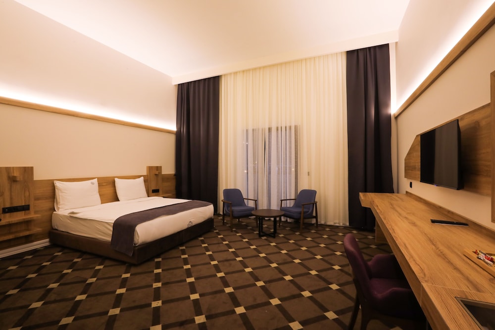 Karpalas City Hotel Rezervasyon