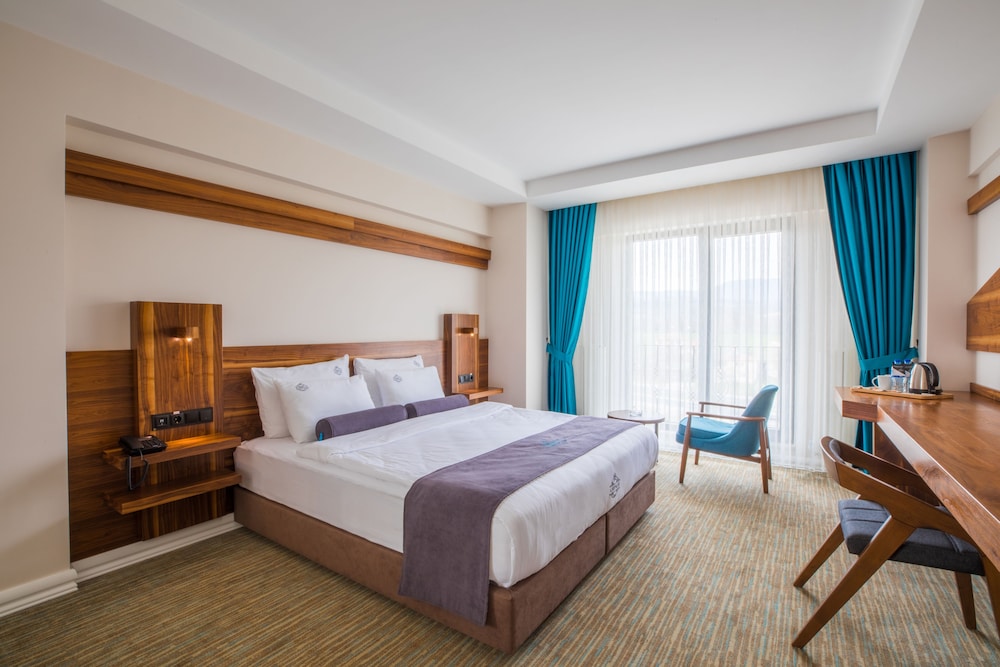 Karpalas City Hotel Rezervasyon