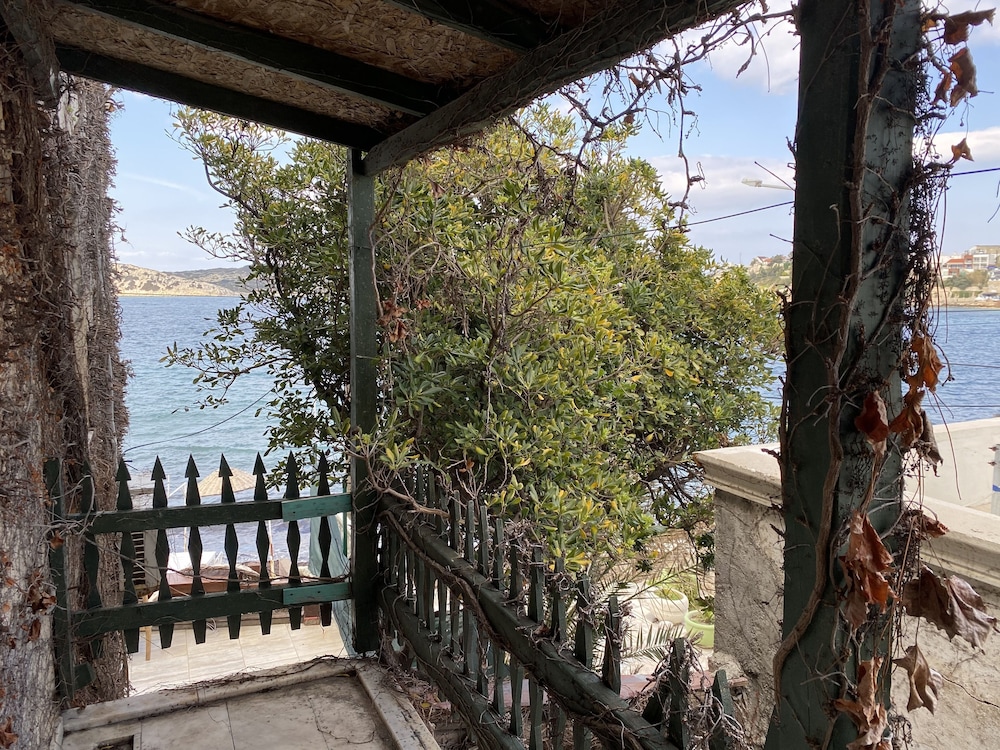 Yali Butik Pansiyon Rezervasyon