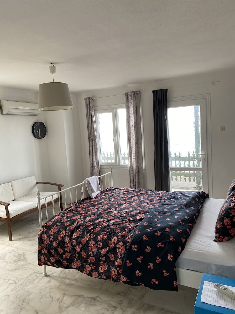 Yali Butik Pansiyon Rezervasyon