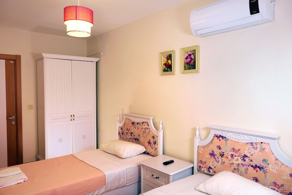 Zenofon Residence Rezervasyon