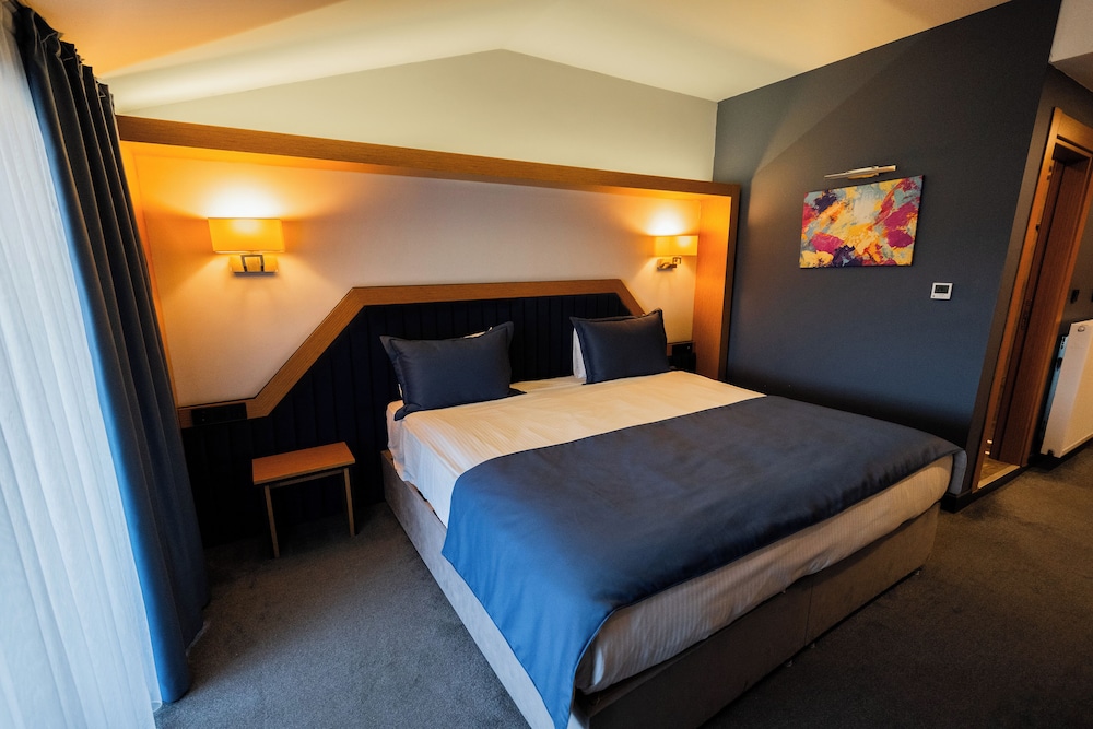 Roof 264 Hotel and Suites Rezervasyon