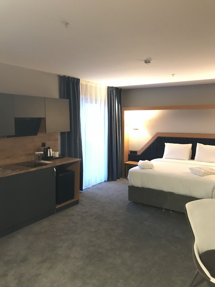 Roof 264 Hotel and Suites Rezervasyon