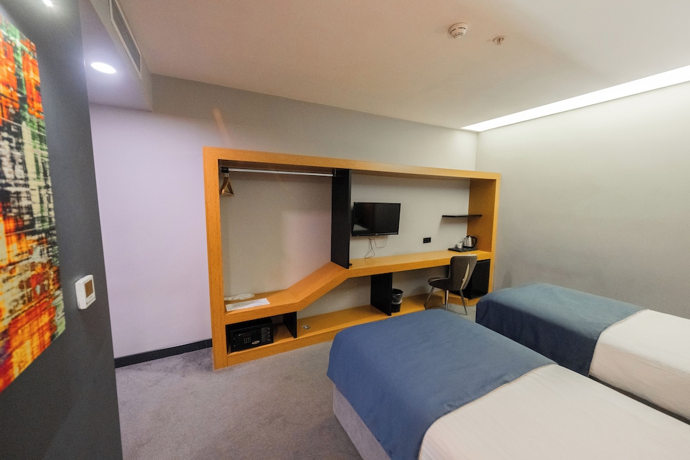 Roof 264 Hotel and Suites Rezervasyon