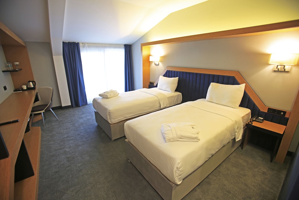 Roof 264 Hotel and Suites Rezervasyon