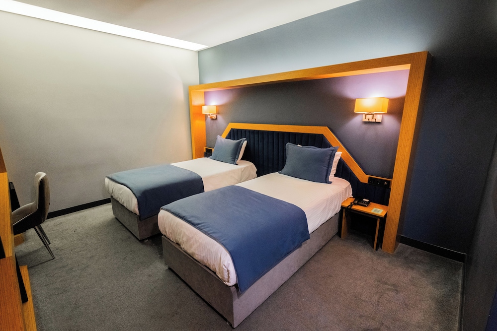 Roof 264 Hotel and Suites Rezervasyon