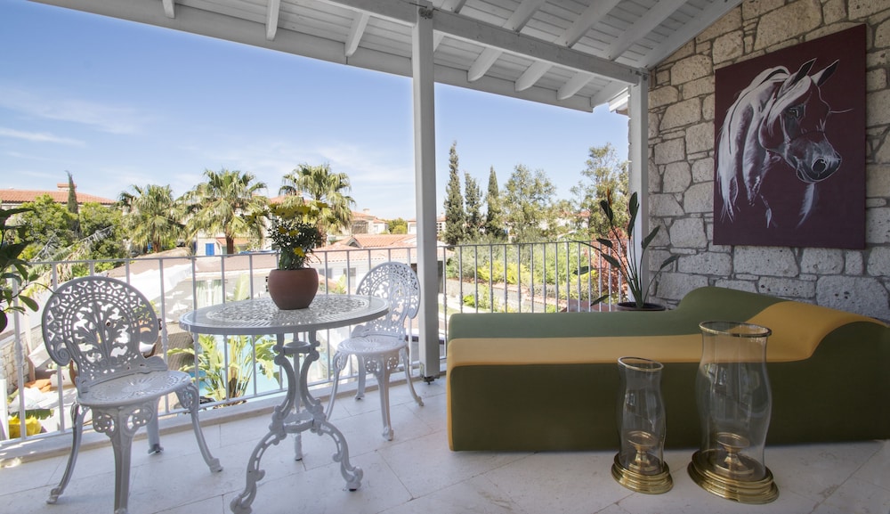 The Six Alaçati Hotel Rezervasyon