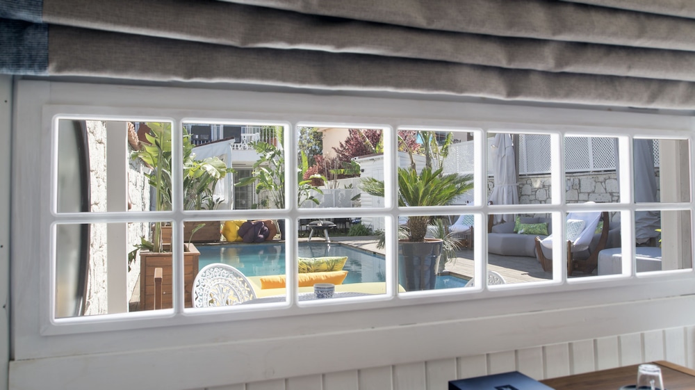 The Six Alaçati Hotel Rezervasyon