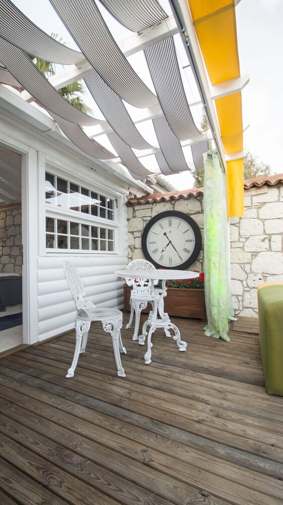 The Six Alaçati Hotel Rezervasyon