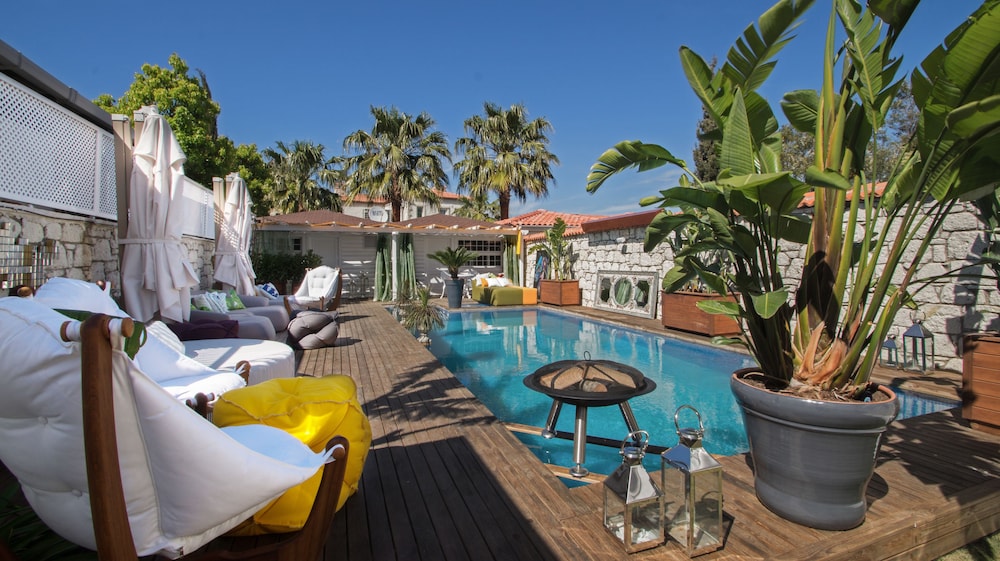 The Six Alaçati Hotel Rezervasyon