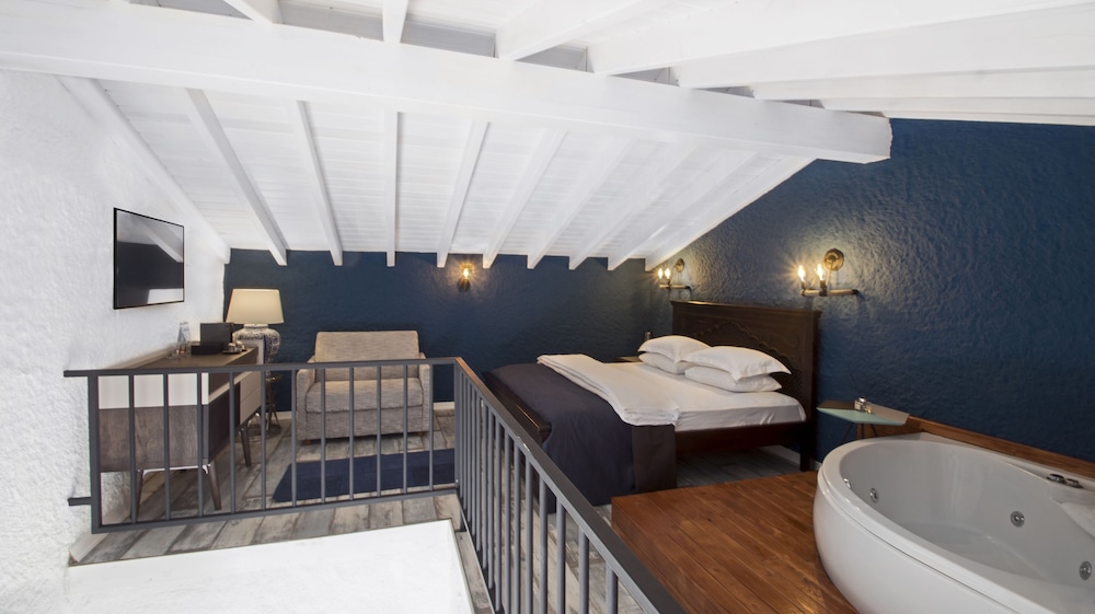 The Six Alaçati Hotel Rezervasyon