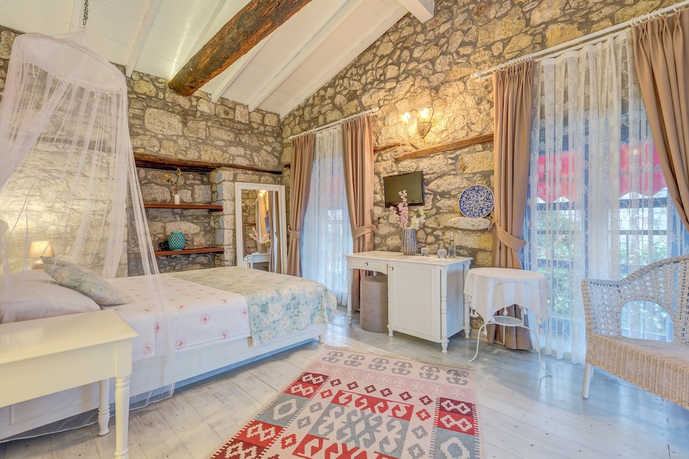 Alacati Eski Ev Hotel Rezervasyon