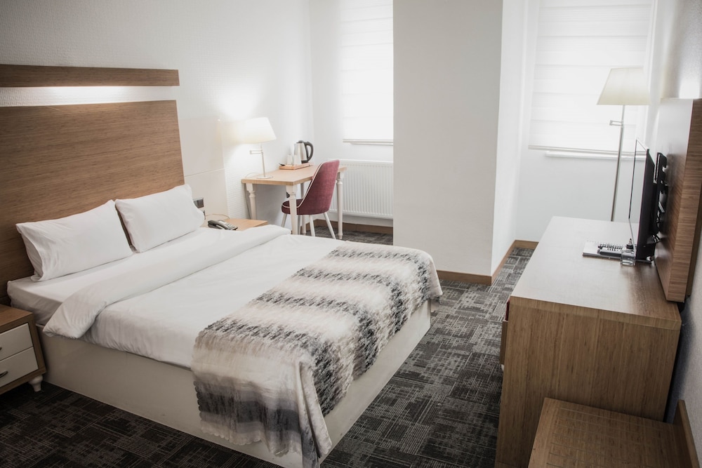 Demirel Garden Otel Rezervasyon