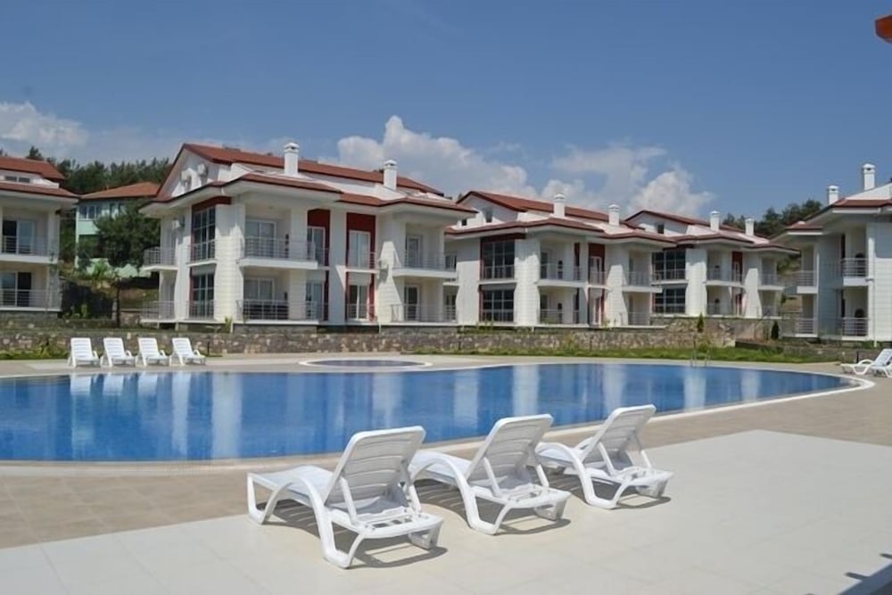 Foca Park Apartments Rezervasyon