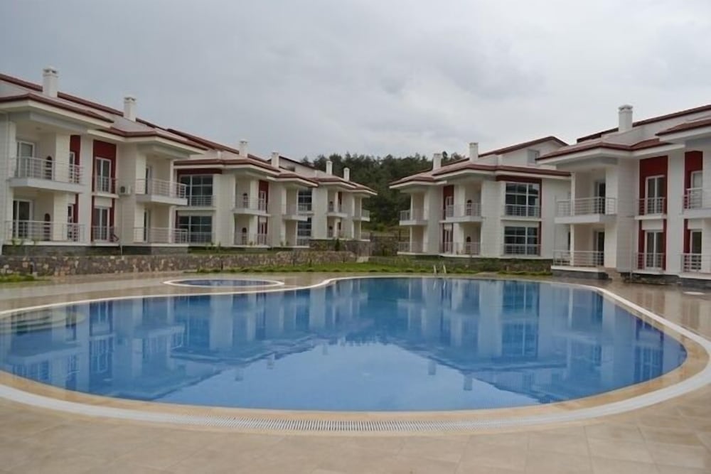 Foca Park Apartments Rezervasyon