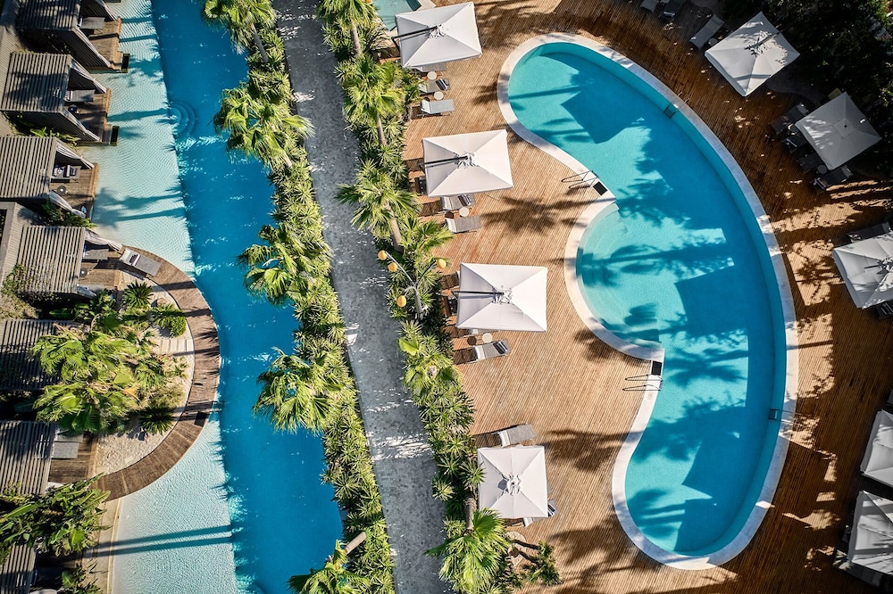 Biblos Resort Alacati Rezervasyon